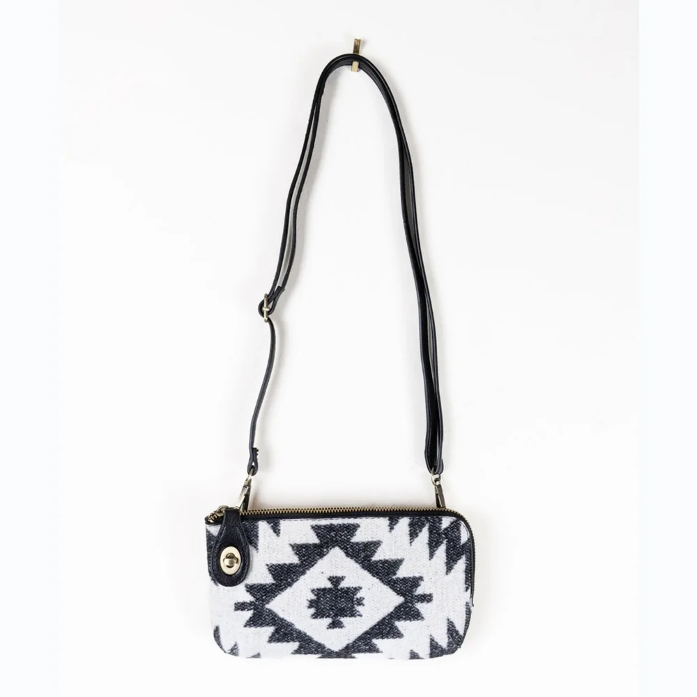 🦋LAST🦋NWT Jen & Co. Kendall Crossbody Clutch, Black and White Aztec